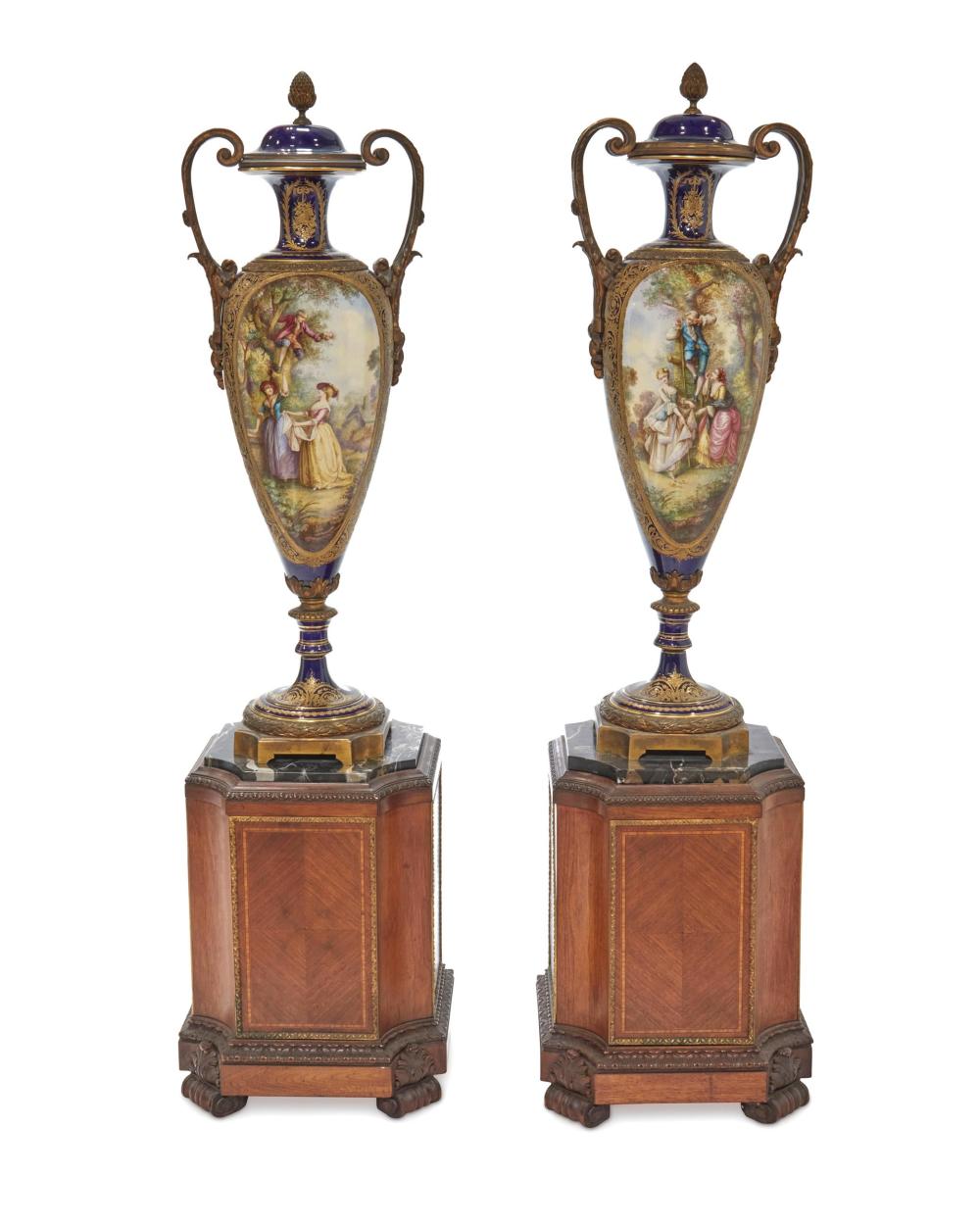 A PAIR OF SèVRES-STYLE PORCELAIN