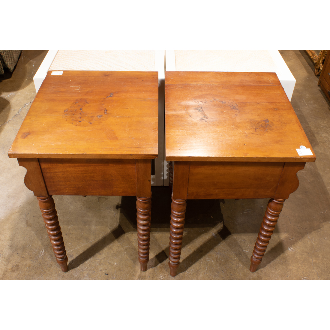 A PAIR OF SHERATON SINGLE DRAWER