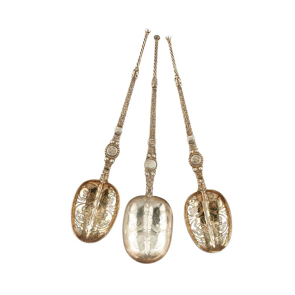 A PAIR OF SILVER GILT