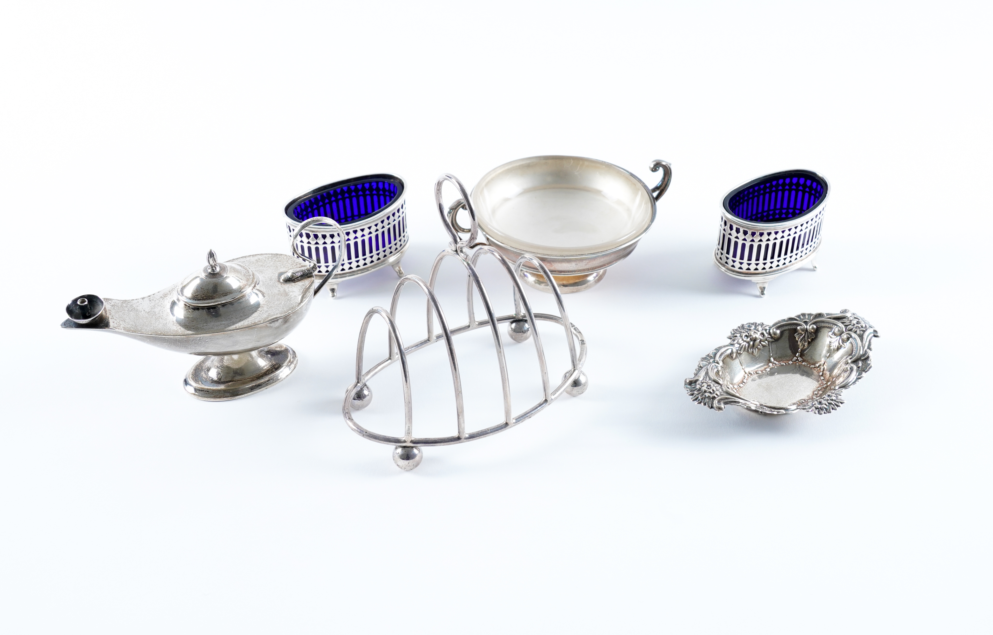 A PAIR OF SILVER SALTS AND FOUR