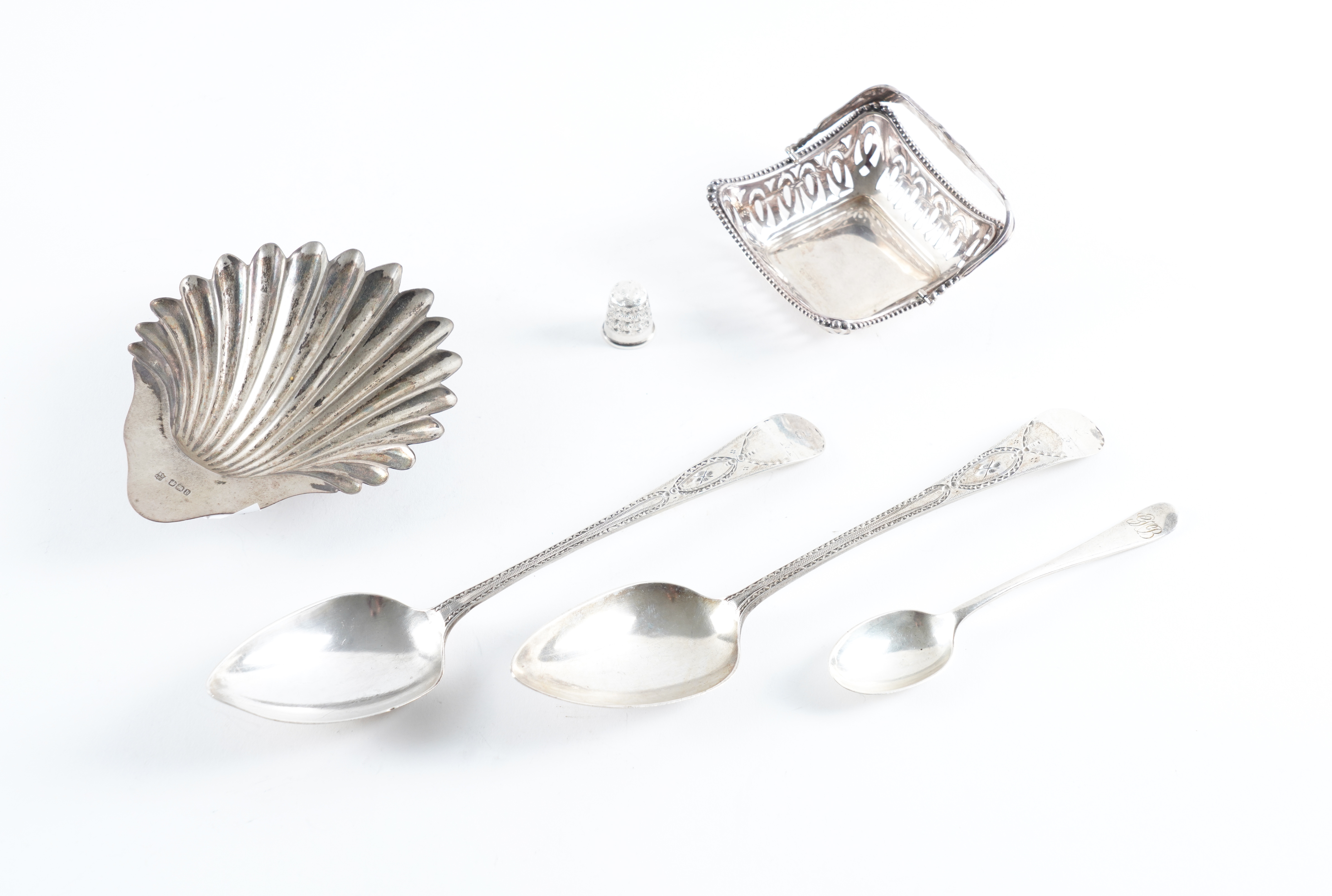 A PAIR OF SILVER TABLESPOONS AND