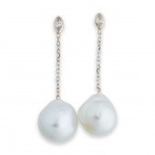 A PAIR OF SOUTH SEA PEARL, DIA