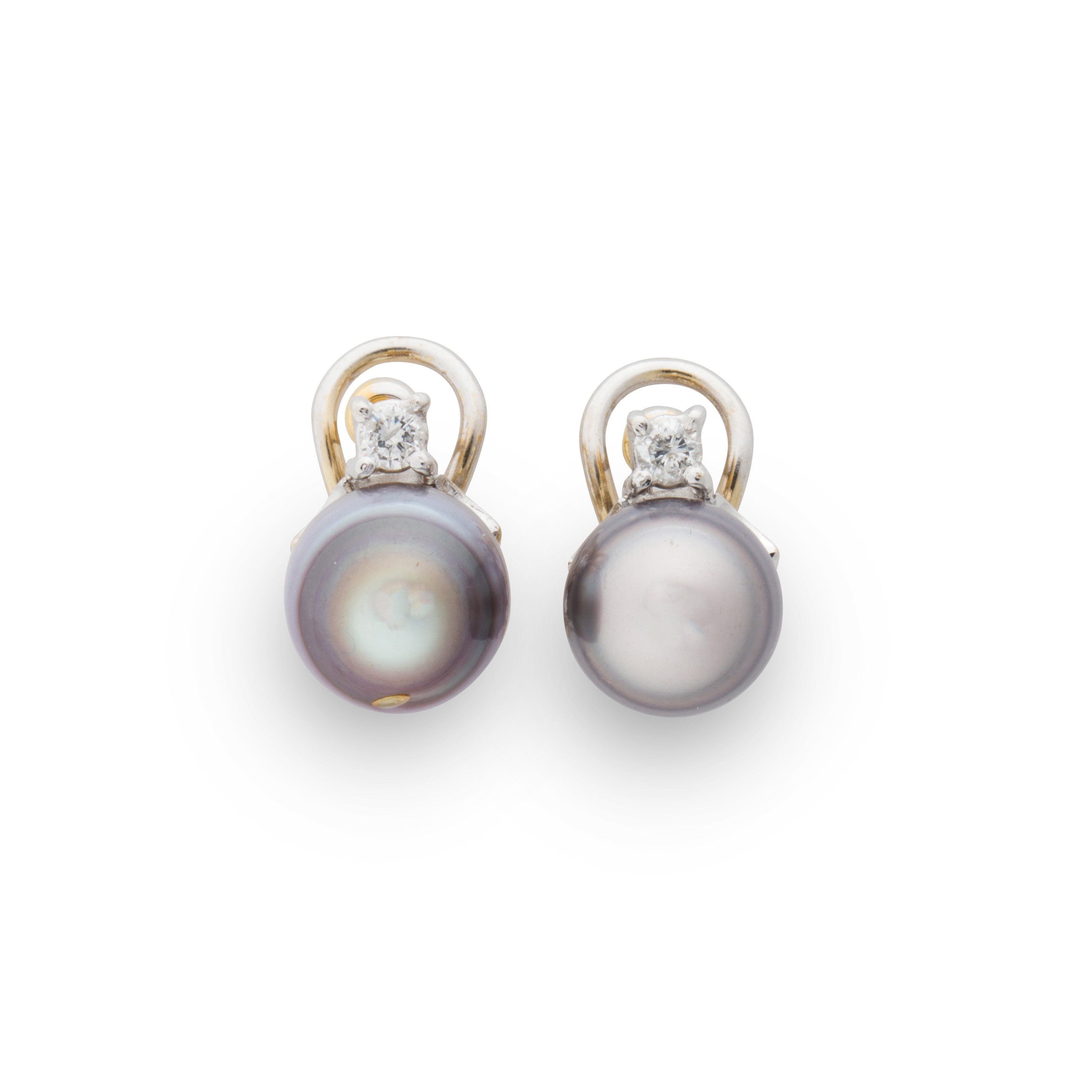 A PAIR OF TAHITIAN SOUTH SEA PEARL,