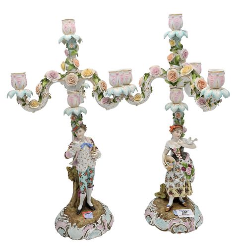 A PAIR OF VIENNA CAPODIMONTE