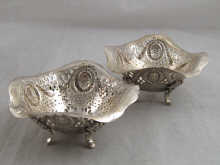 A pair of white metal (marked 800