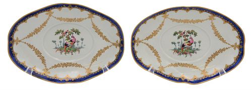 A PAIR OF WORCESTER OVAL SHAPED