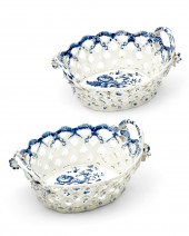 A PAIR OF WORCESTER PORCELAIN