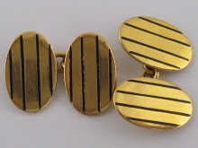 A pair of yellow metal (tests 18