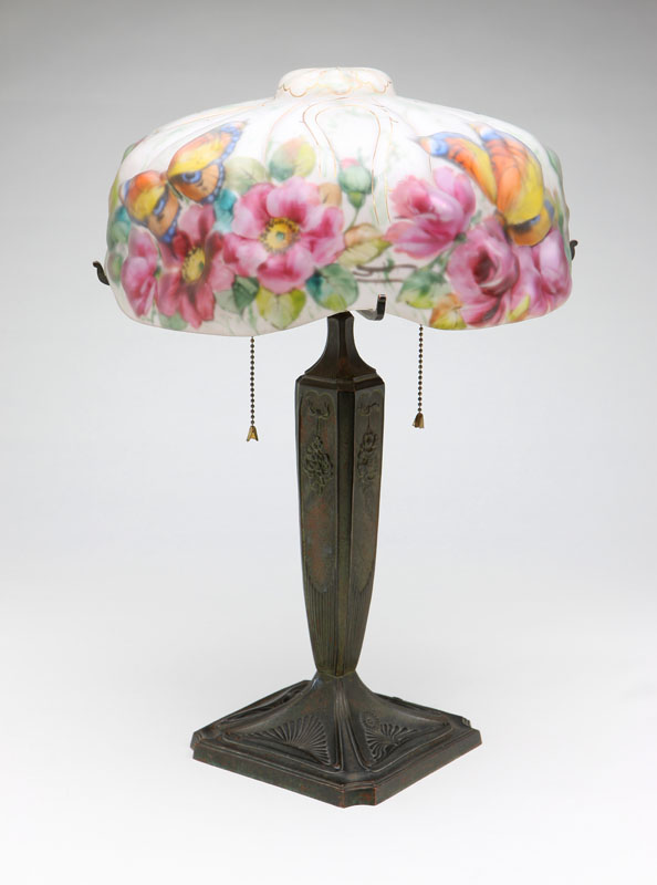 A Pairpoint 'Puffy' reverse painted
