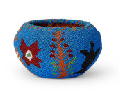 A PAIUTE PICTORIAL BEADED GIFT