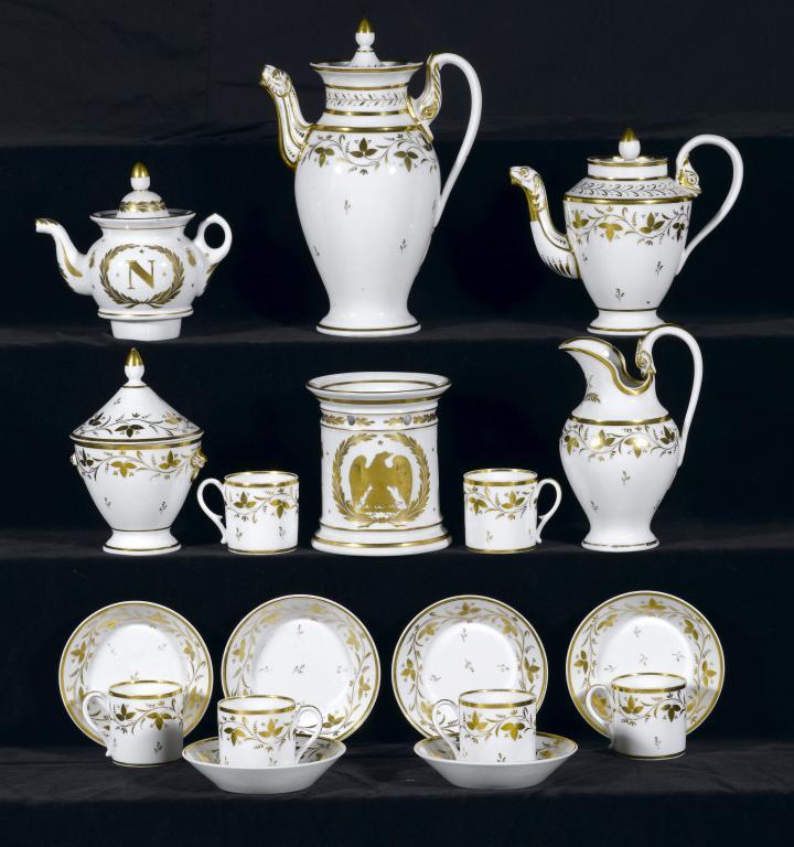 A PARIS COFFEE SERVICE, LA