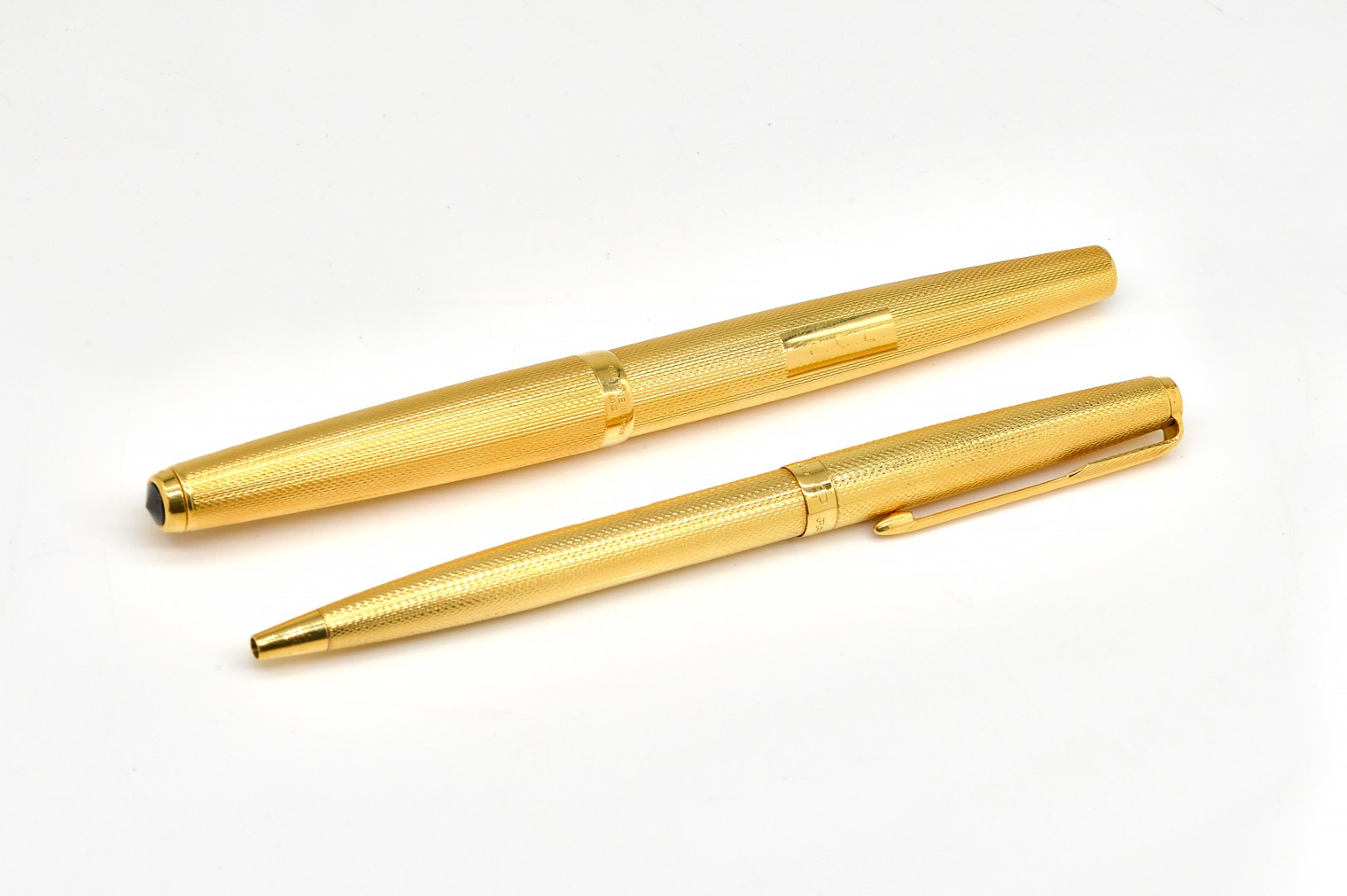 A PARKER 61 18 CT GOLD CASED