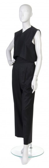 * A Pauline Trigere Black Stri