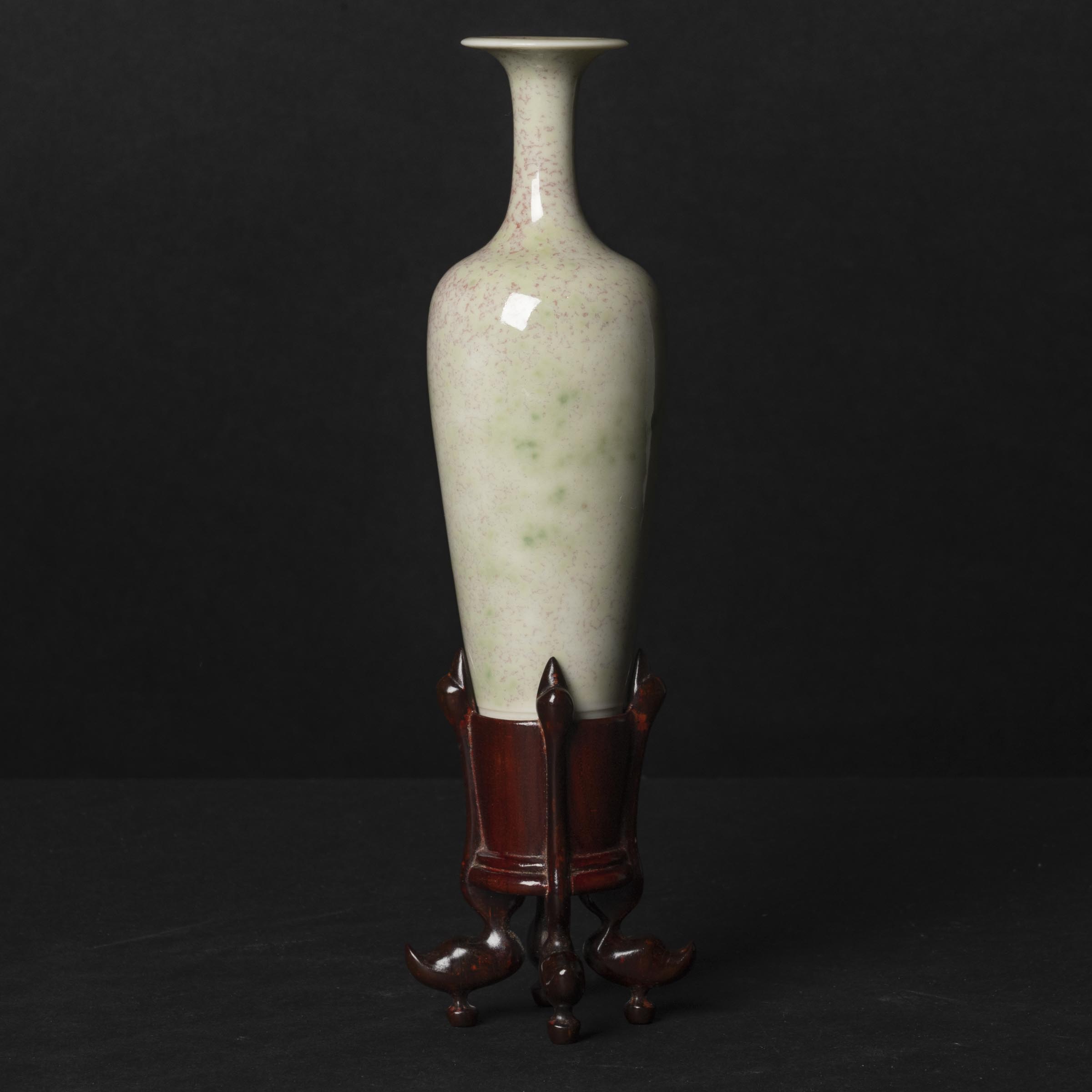 A Peachbloom-Glazed Vase, 19th