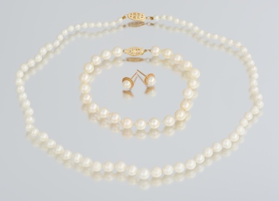 A Pearl Jewelry Suite 14k