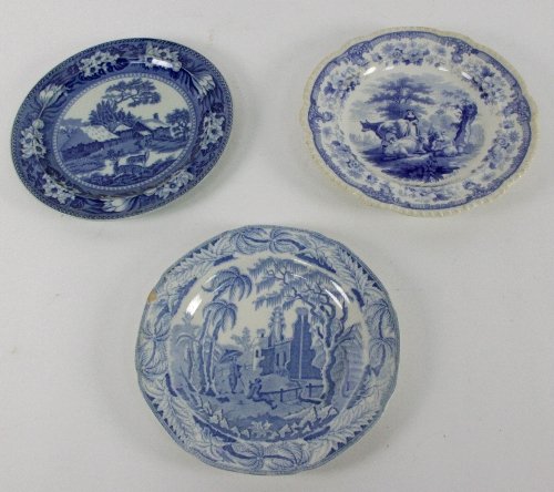 A pearlware blue and white plate