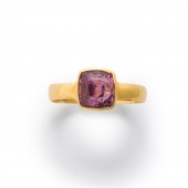 A PINK SPINEL AND EIGHTEEN KAR
