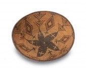 A POLYCHROME APACHE BASKETA po