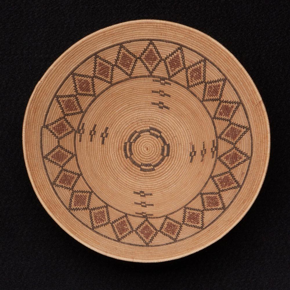 A POLYCHROME KAWAIISU BASKETA