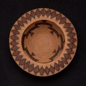 A POLYCHROME YOKUTS BASKETA po