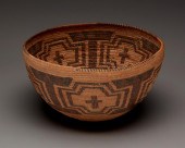 A POLYCHROME YOKUTS BASKETA po