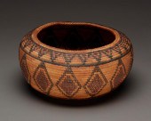 A POLYCHROME YOKUTS BASKETA po