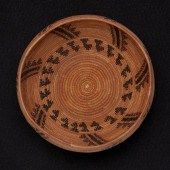 A POLYCHROME YOKUTS BASKETA po