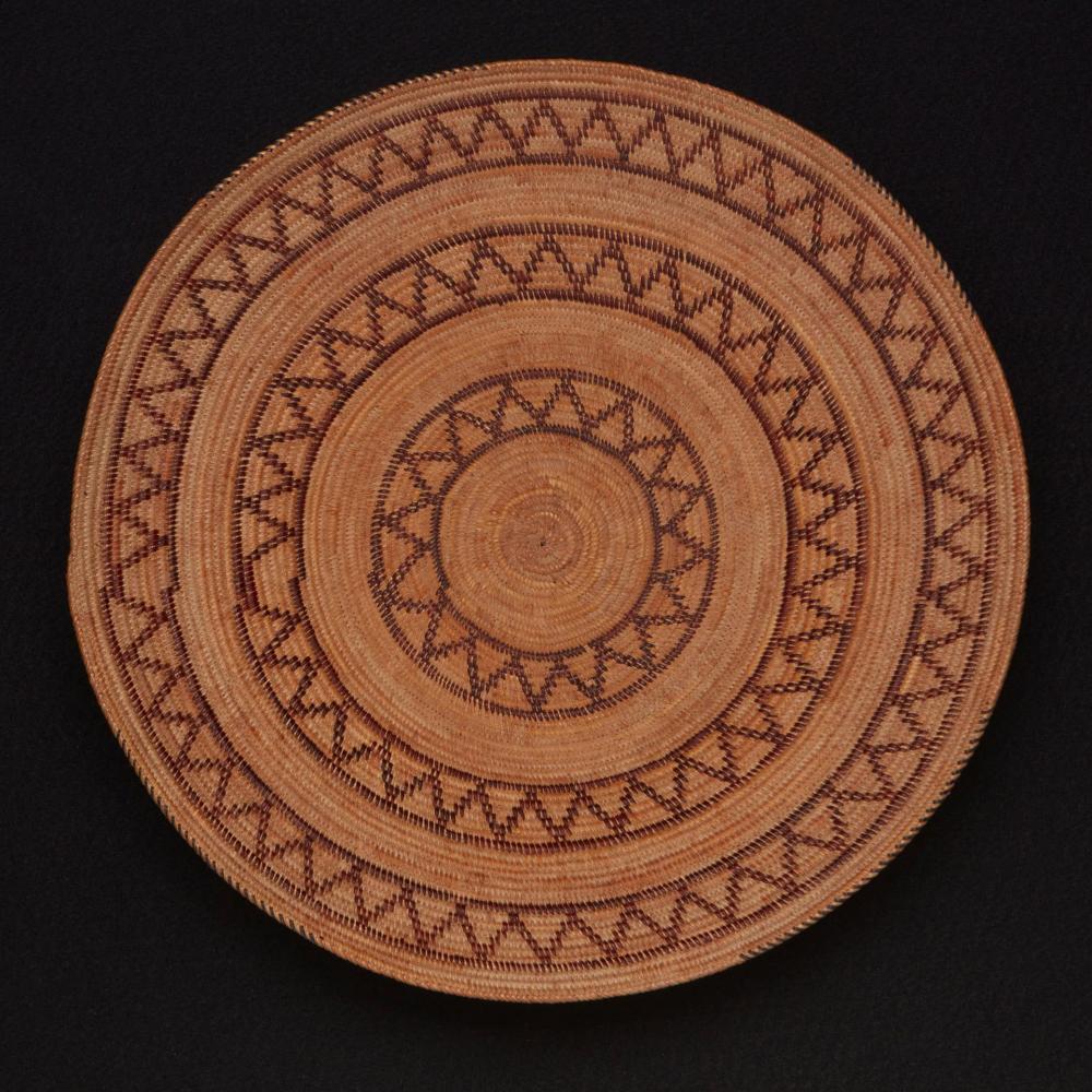 A POLYCHROME YOKUTS BASKETA