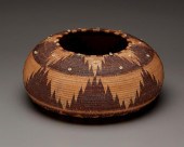 A POMO GIFT BASKETA Pomo gift