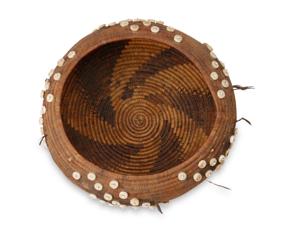 A POMO GIFT BASKETA Pomo gift
