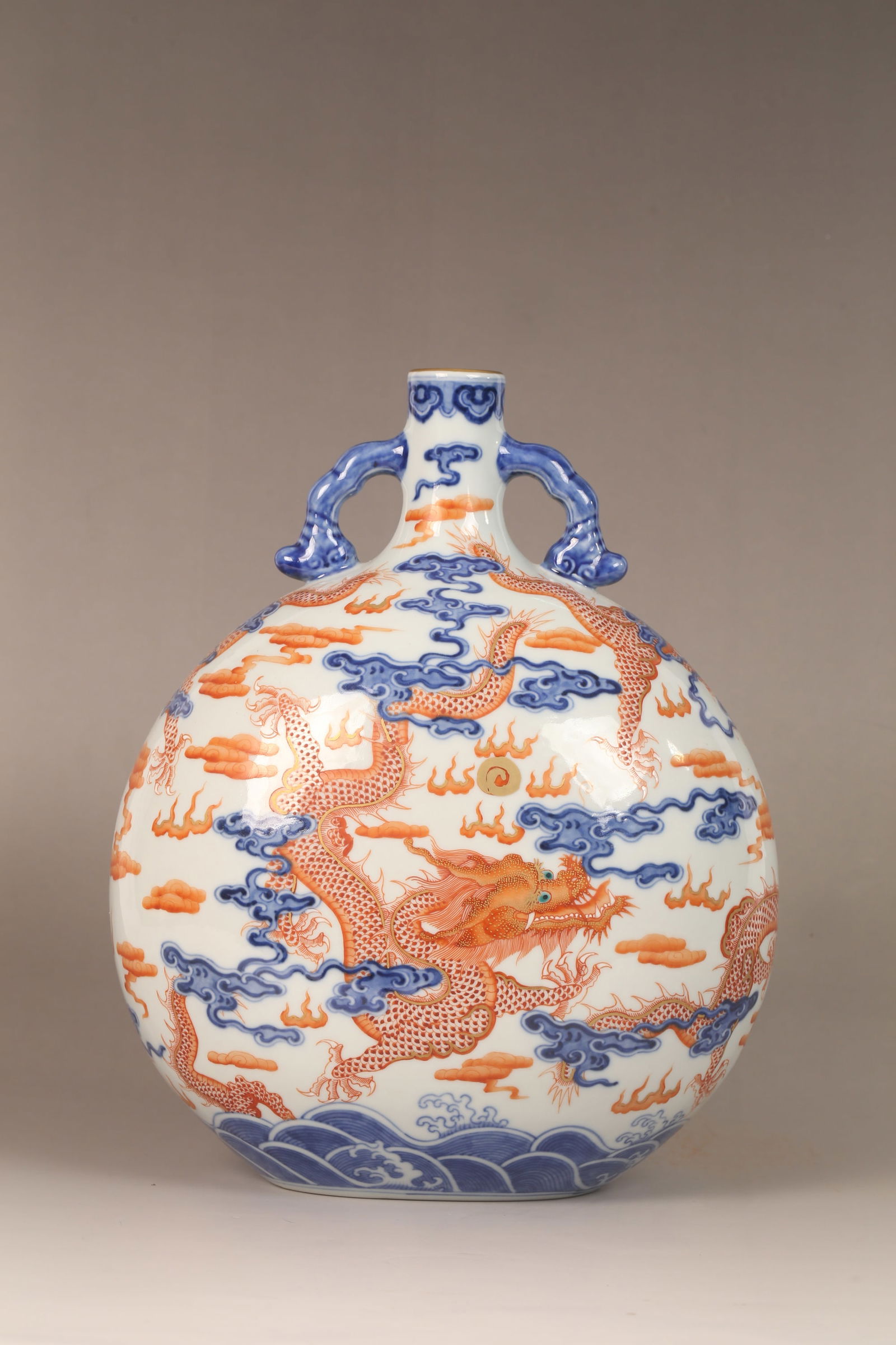 A PORCELAIN MOONFLASK VASEA