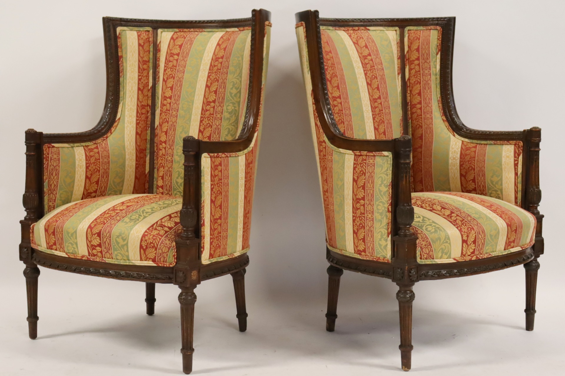 A PR OF FINELY CARVED LOUIS XV1