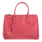 A PRADA SAFFIANO LUX LARGE ZIP
