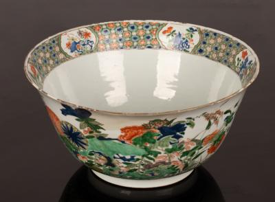 A Qianlong bowl decorated enamelled