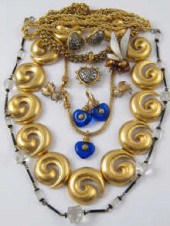 A quantity of costume jeweller