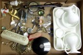 A quantity of costume jeweller