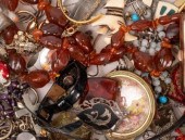 A quantity of costume jeweller
