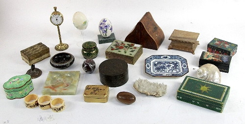 A quantity of decorative boxes