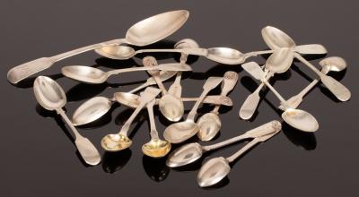 A quantity of fiddle pattern silver