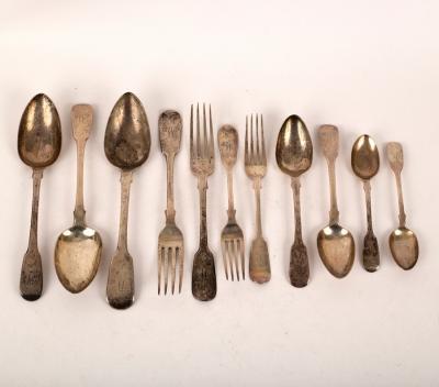 A quantity of fiddle pattern silver