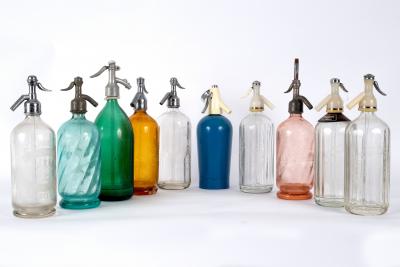 A quantity of glass soda water