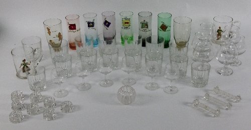 A quantity of glassware including