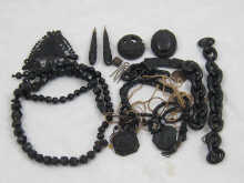 A quantity of jet jewellery