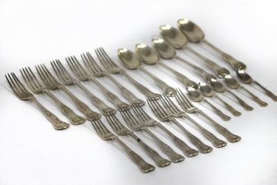 A quantity of King's pattern silver