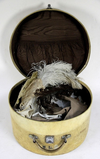 A quantity of lace edged and