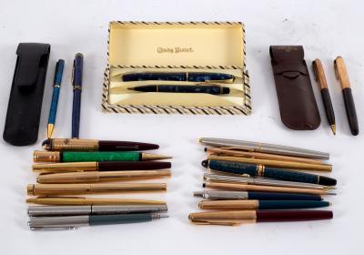 A quantity of Parker pens mainly