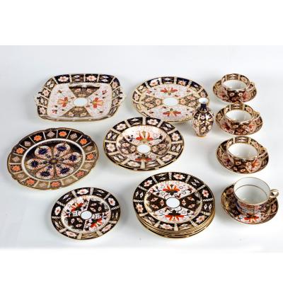 A quantity of Royal Crown Derby