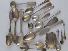 A quantity of small silver