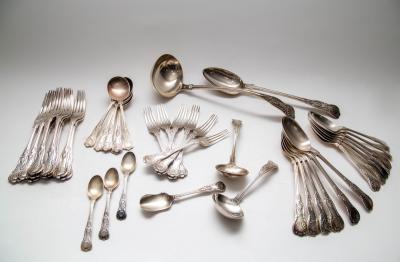 A quantity silver flatware,