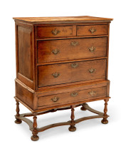 A QUEEN ANNE-STYLE OAK CHEST O
